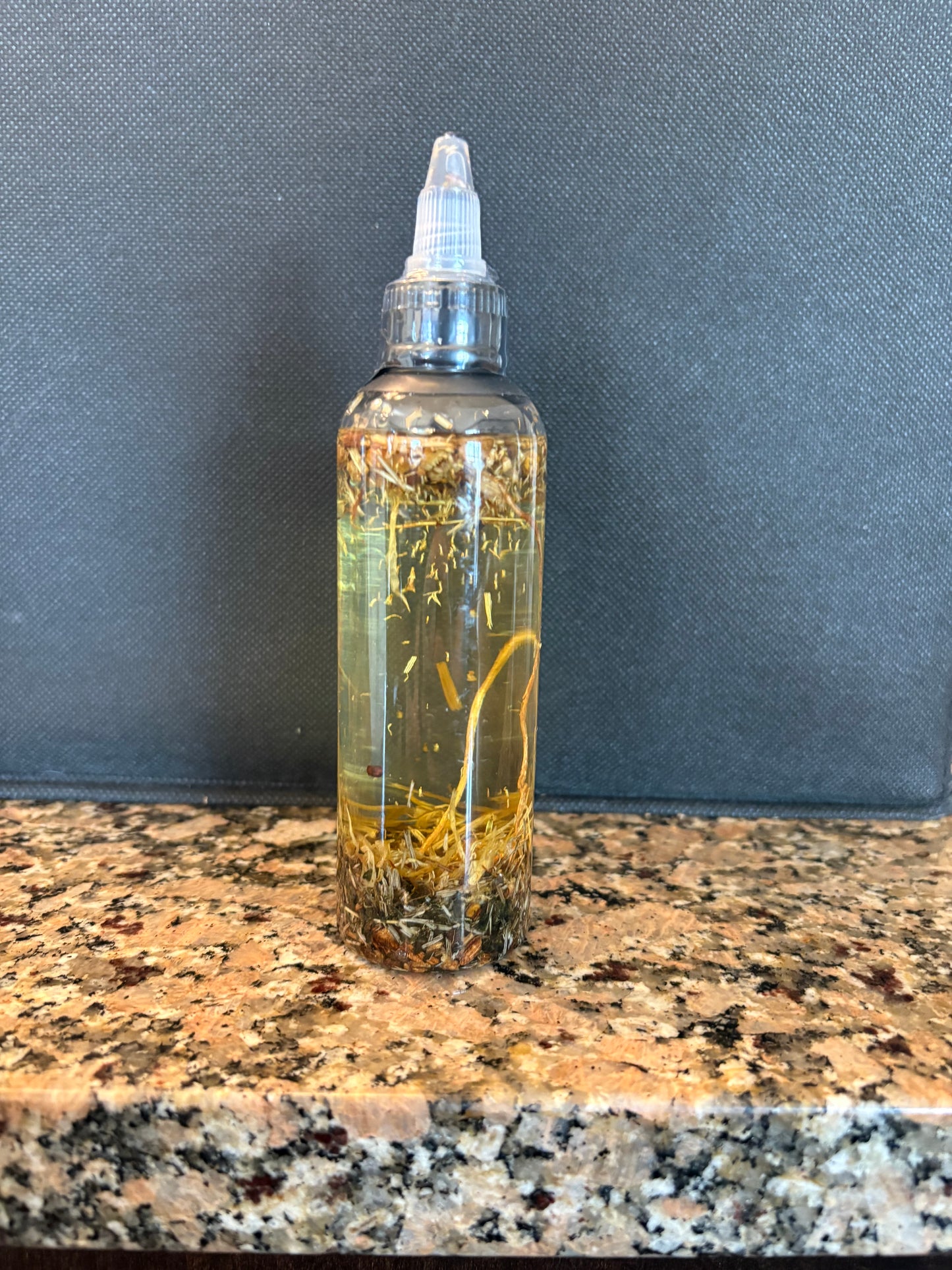 Hair: Herbal Infused Hair Growth Oil /Scalp Treatment 4 Oz